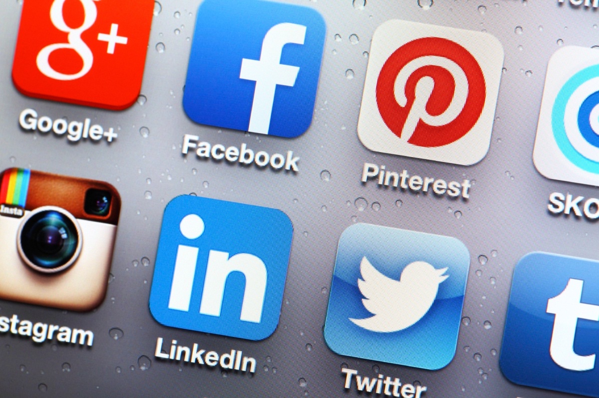 What Risks Do Companies Face When Utilizing Social Networking?