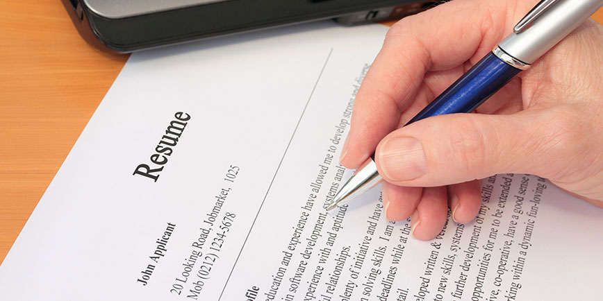 Why You Should Avoid Professional Resume Writers And Use Resume Builder?